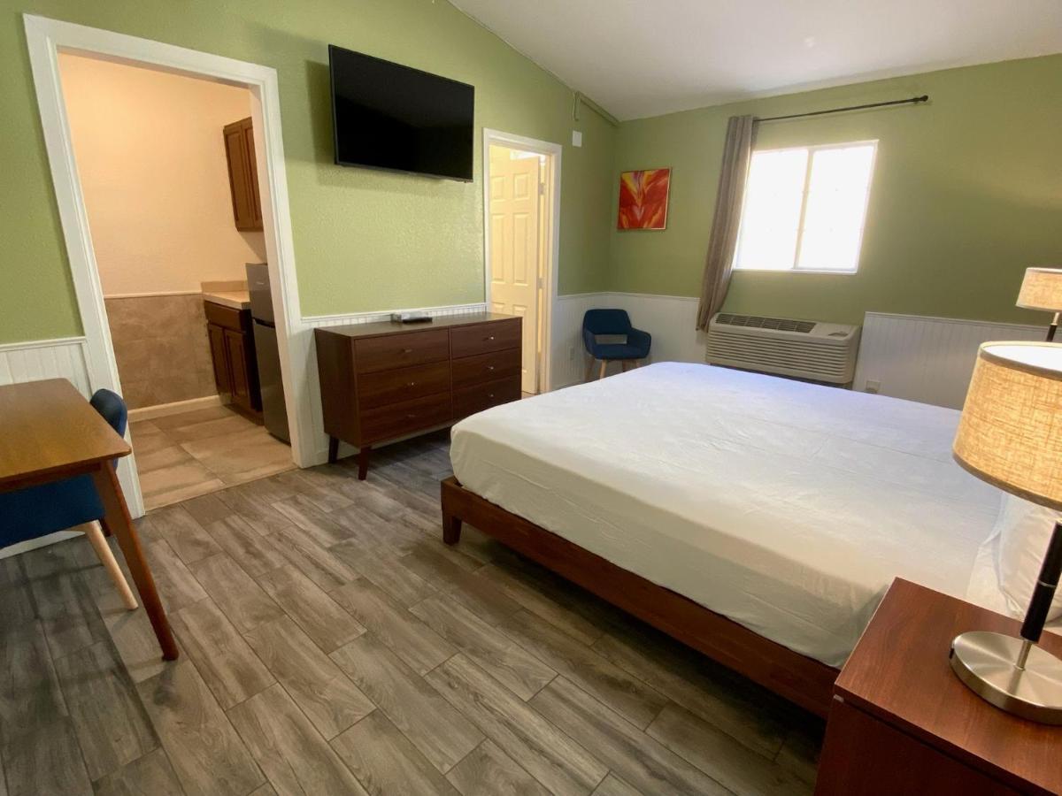 Europa Inn&Suites Desert Hot Springs Eksteriør bilde