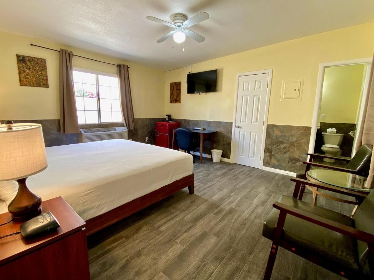 Europa Inn&Suites Desert Hot Springs Eksteriør bilde