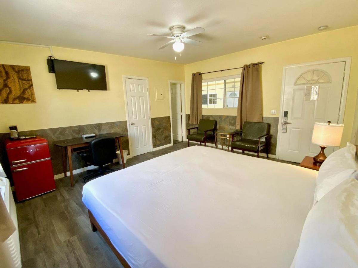 Europa Inn&Suites Desert Hot Springs Eksteriør bilde