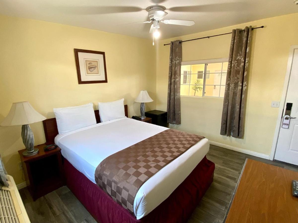 Europa Inn&Suites Desert Hot Springs Eksteriør bilde